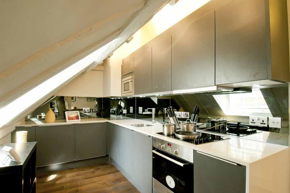 Classic One Bedroom Apartment - Kitchen 