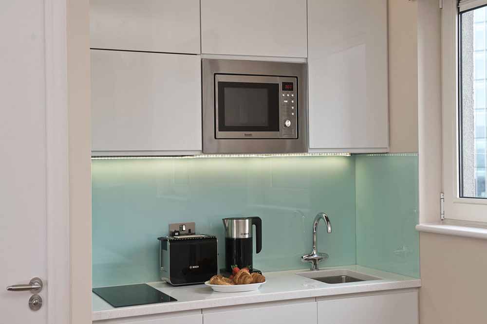 Deluxe Studio Apartment - Kitchen