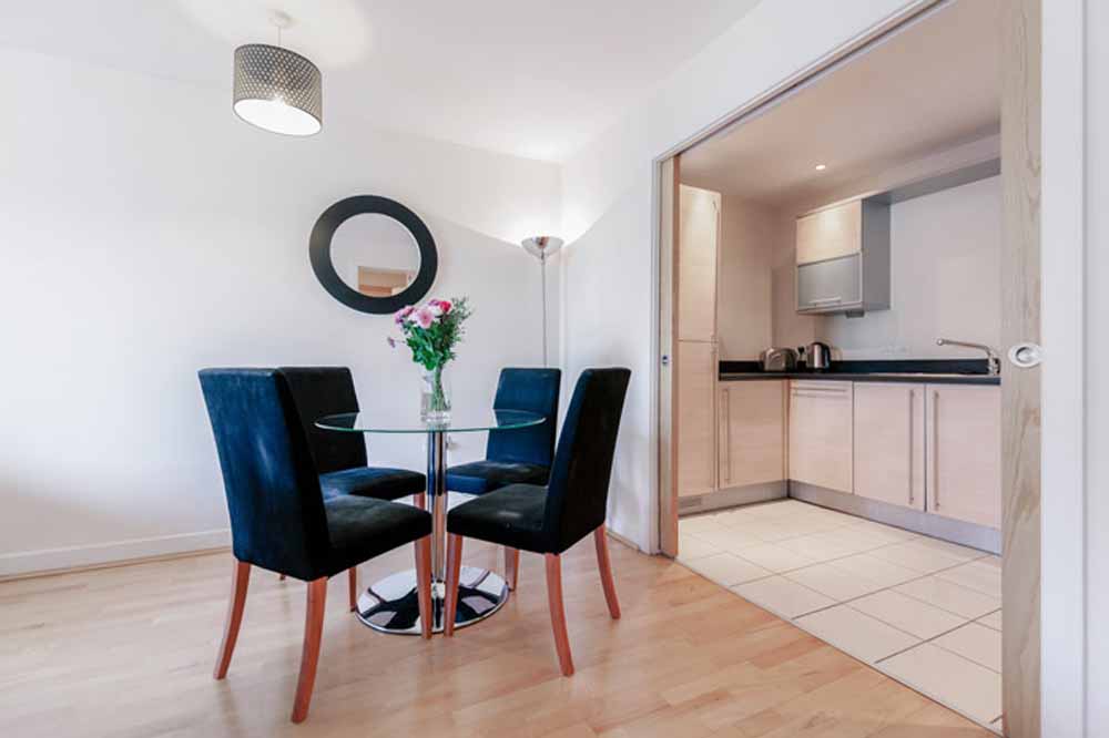 Park Lane Croydon Apartments - Dining Area