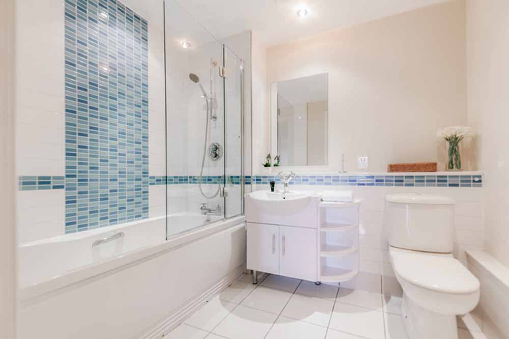 Park Lane Croydon Apartments - Bathroom 