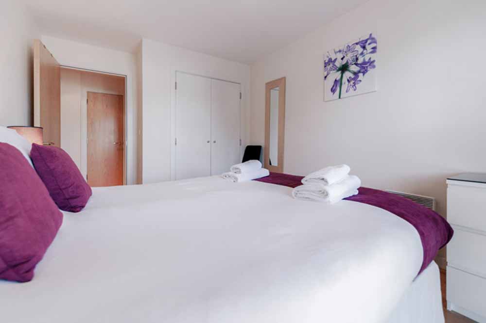 Park Lane Croydon Apartments - Bedroom 