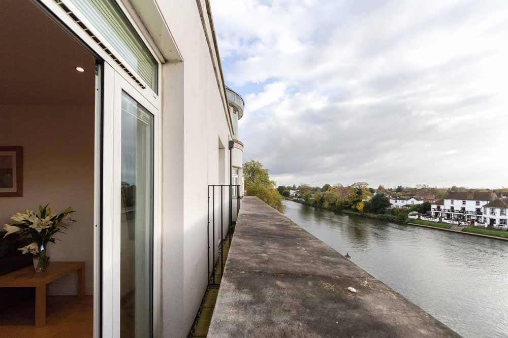Thames Edge Apartments - Balcony View